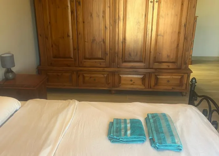 Windjammer - Gozo Seaview & Citadel Charm ホームステイ *